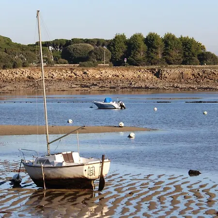 Philibert A 2 Pas De La Mer Saint-Philibert (Morbihan)